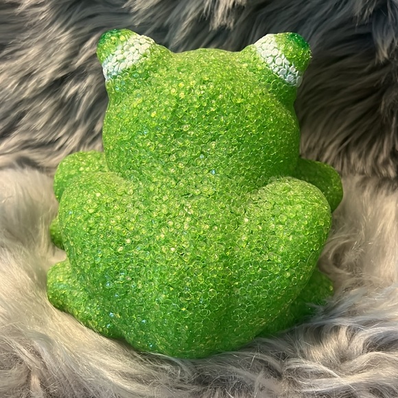 Cute Vintage Sitting Frog Lamp made from Melted Plastic Beads - Picture 4 of 10